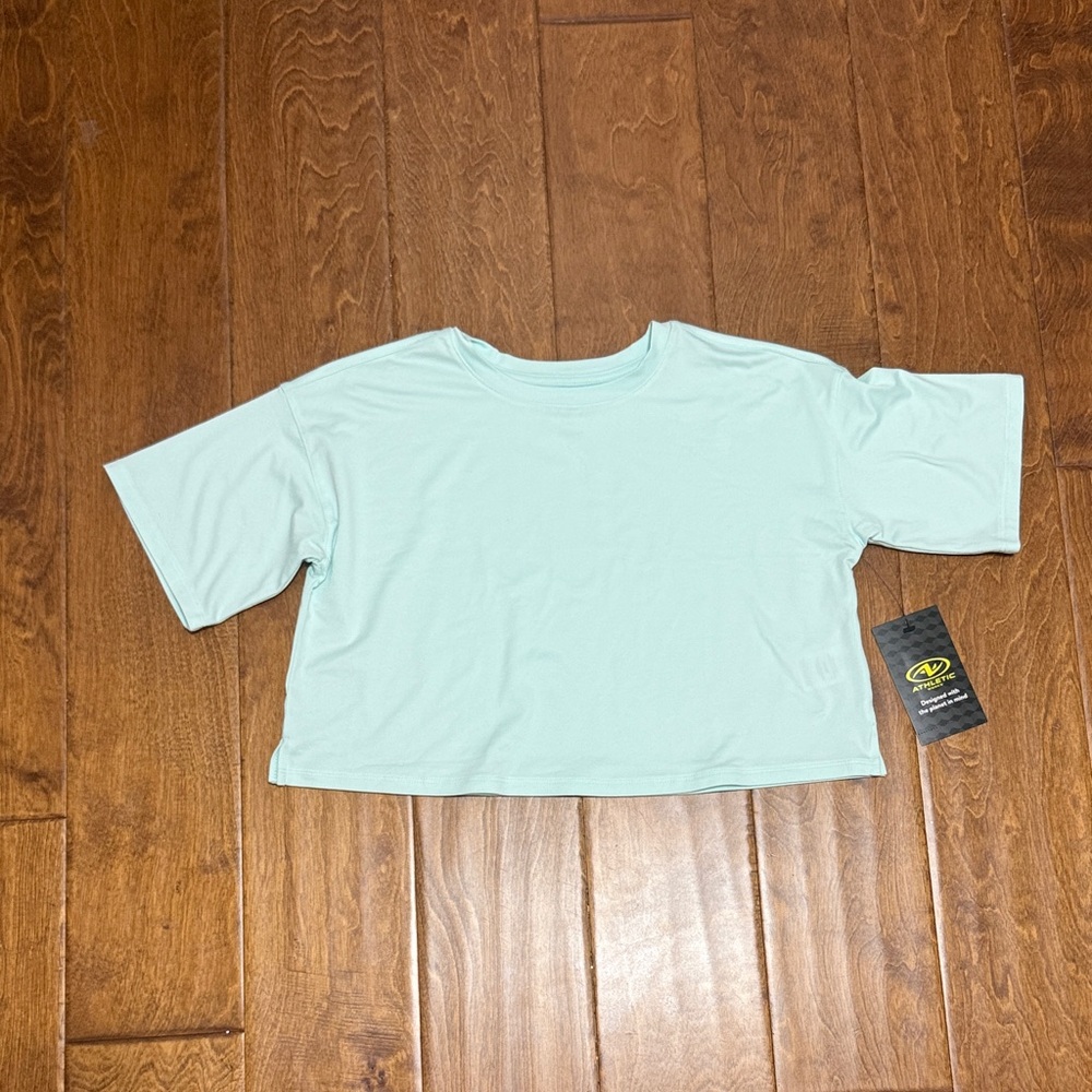 NWOT Size XSmall (4-5)Athletic Work Active  Flowy Mint Green Tee